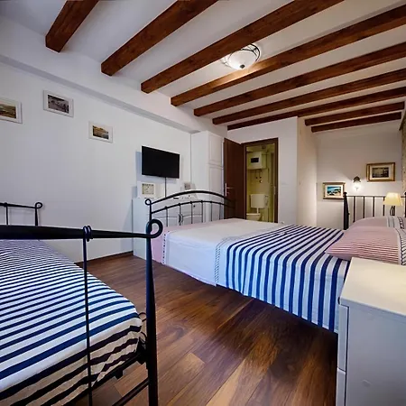 Appartement Riva 1 *