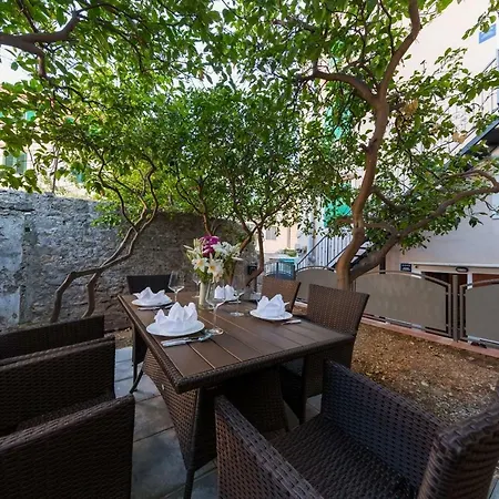 Apartment Riva 1 *